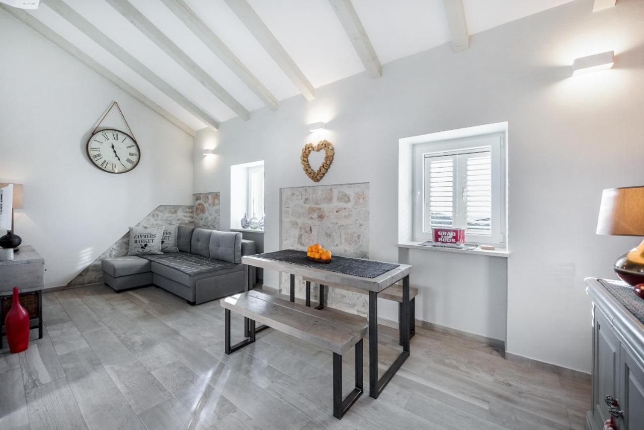 Jully Apartment With Swimming Pool Babino Polje Exterior foto